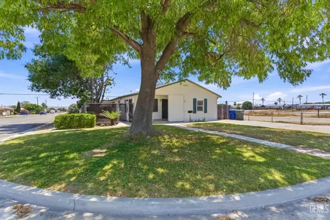 Exterior - 118 Pierce, Taft, CA 93268 photo 3 of 13