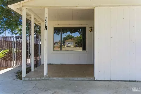 Exterior - 118 Pierce, Taft, CA 93268 photo 5 of 13