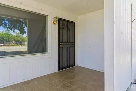 Exterior - 118 Pierce, Taft, CA 93268 photo 6 of 13