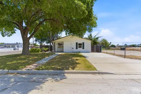 Exterior - 118 Pierce, Taft, CA 93268 photo 2 of 13
