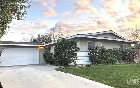 1005 Mcgregor Ave, Bakersfield, CA 93308