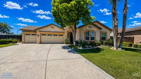 6813 Cobalt Dr, Bakersfield, CA 93313