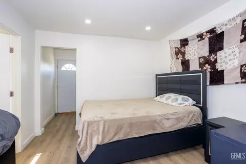 Bedroom - 220 E 7th St, Bakersfield, CA 93307 photo 1 of 4
