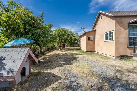 Exterior - 220 E 7th St, Bakersfield, CA 93307 photo 3 of 6