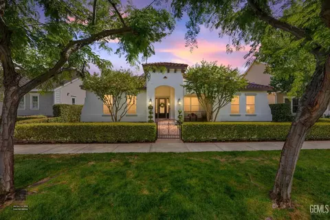 12211 Parkerhill Dr, Bakersfield, CA 93311