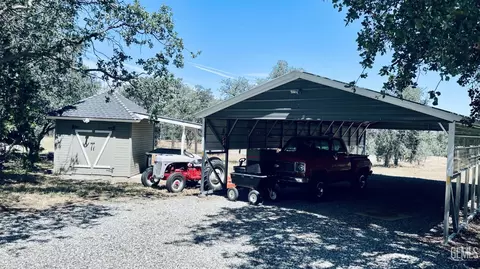 Exterior - 20562 Tiffany Cir, Tehachapi, CA 93561 photo 15 of 24