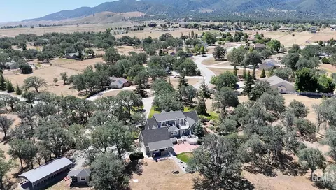 View/Area - 20562 Tiffany Cir, Tehachapi, CA 93561 photo 2 of 6