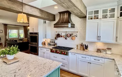 Kitchen - 20562 Tiffany Cir, Tehachapi, CA 93561 photo 5 of 7