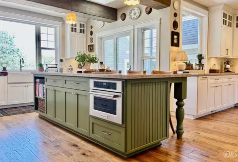Kitchen - 20562 Tiffany Cir, Tehachapi, CA 93561 photo 4 of 7