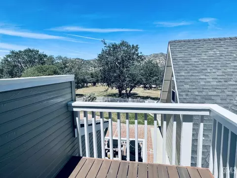 Exterior - 20562 Tiffany Cir, Tehachapi, CA 93561 photo 7 of 24