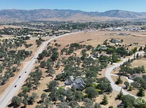 View/Area - 20562 Tiffany Cir, Tehachapi, CA 93561 photo 4 of 6