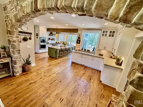 Kitchen - 20562 Tiffany Cir, Tehachapi, CA 93561 photo 7 of 7
