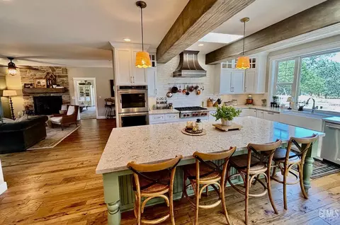 Kitchen - 20562 Tiffany Cir, Tehachapi, CA 93561 photo 1 of 7