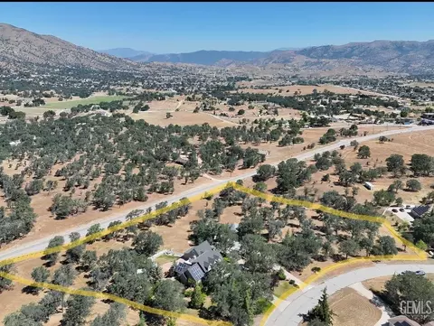 View/Area - 20562 Tiffany Cir, Tehachapi, CA 93561 photo 5 of 6
