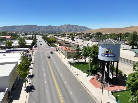 View/Area - 20562 Tiffany Cir, Tehachapi, CA 93561 photo 6 of 6