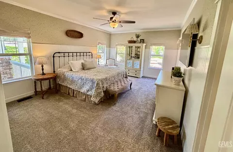 Bedroom - 20562 Tiffany Cir, Tehachapi, CA 93561 photo 1 of 6