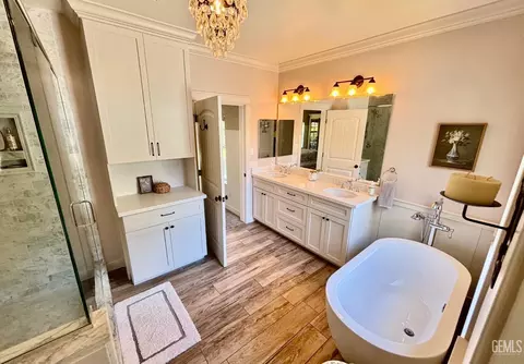 Bath - 20562 Tiffany Cir, Tehachapi, CA 93561 photo 3 of 7