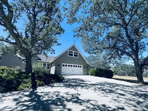 Exterior - 20562 Tiffany Cir, Tehachapi, CA 93561 photo 14 of 24