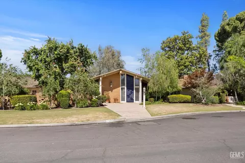 1033 Tam O Shanter Dr, Bakersfield, CA 93309