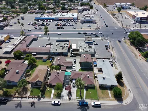 9704 Velma Ave, Lamont, CA 93241