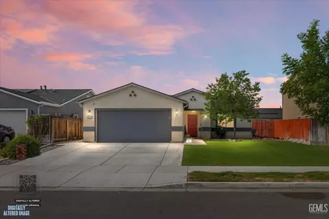 6112 Commonwealth Ave, Bakersfield, CA 93313