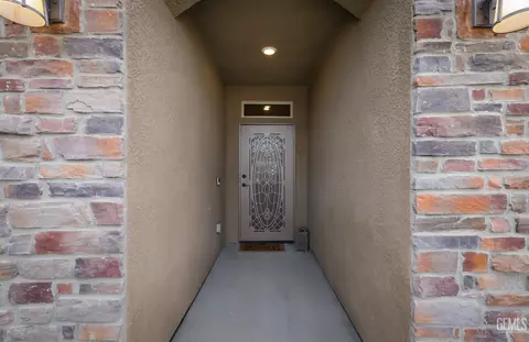 Entry Way - 9605 Surfside St, Bakersfield, CA 93313 photo 1 of 6