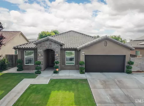 Exterior - 9605 Surfside St, Bakersfield, CA 93313 photo 3 of 11