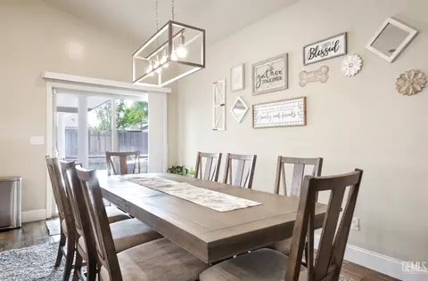 Dining - 9605 Surfside St, Bakersfield, CA 93313 photo 2 of 2