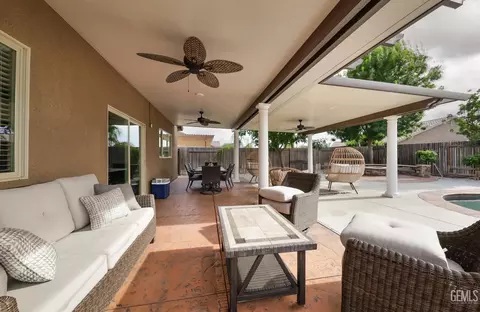 Exterior - 9605 Surfside St, Bakersfield, CA 93313 photo 7 of 11
