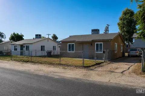 7716 Hall, Lamont, CA 93241
