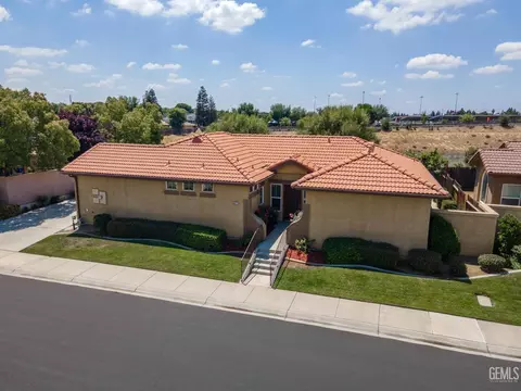 8811 Maggiore Ln, Bakersfield, CA 93312