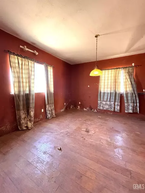Dining - 24892 4th St, Fellows, CA 93224 photo 1 of 1