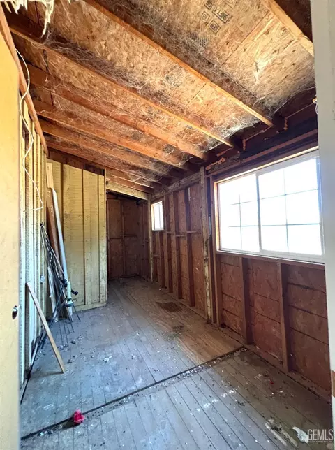Entry Way - 24892 4th St, Fellows, CA 93224 photo 2 of 2