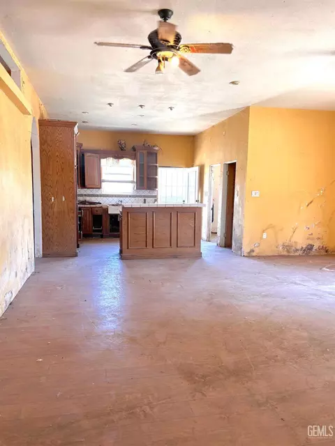 Kitchen - 24892 4th St, Fellows, CA 93224 photo 1 of 3