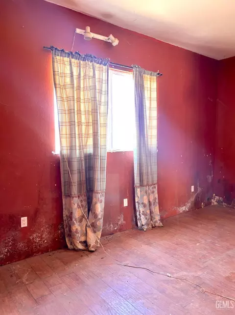 Bedroom - 24892 4th St, Fellows, CA 93224 photo 1 of 4