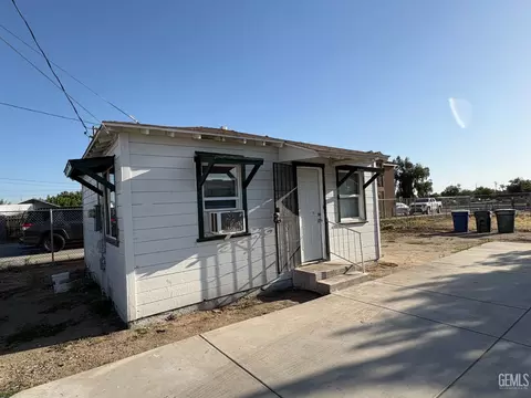 316 Fremont St, Delano, CA 93215