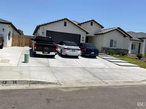 5201 Hawkwatch Ln, Bakersfield, CA 93306
