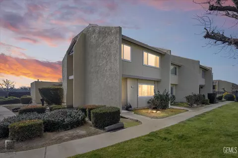 930 Olive Dr #15, Bakersfield, CA 93308