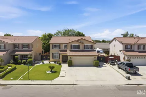 10901 Grand Prairie Dr, Bakersfield, CA 93311