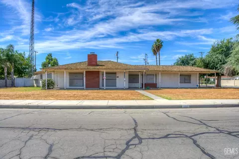 1065 1st St, Wasco, CA 93280