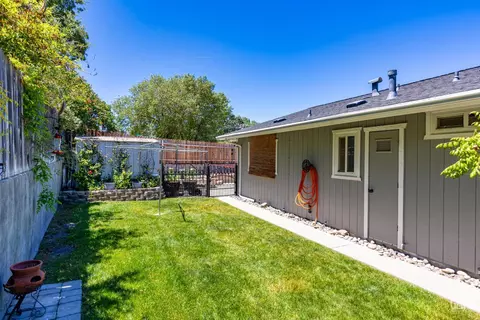 Exterior - 20020 Birdie Ct, Tehachapi, CA 93561 photo 6 of 16