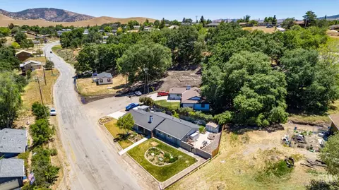 View/Area - 20020 Birdie Ct, Tehachapi, CA 93561 photo 3 of 4