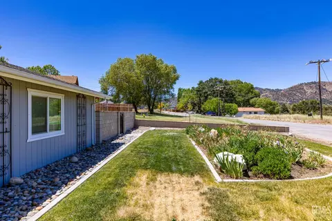 Exterior - 20020 Birdie Ct, Tehachapi, CA 93561 photo 15 of 16