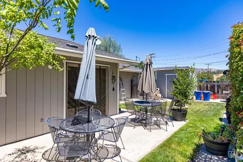 Exterior - 20020 Birdie Ct, Tehachapi, CA 93561 photo 7 of 16
