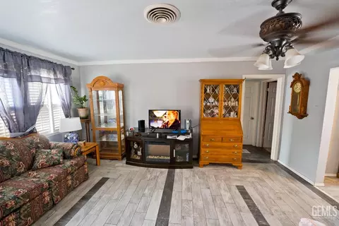 Other - 111 Franklin Ave, Taft, CA 93268 photo 3 of 8