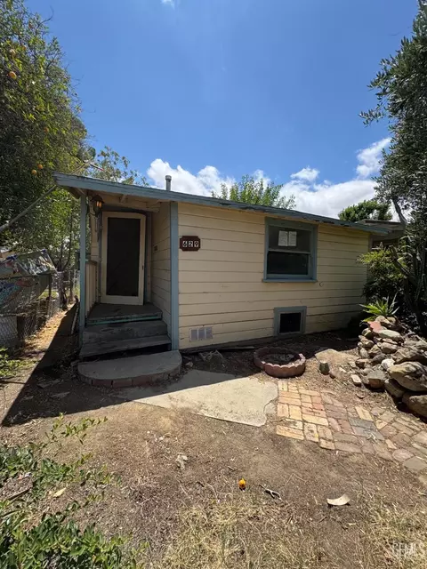 629 Woodrow St, Taft, CA 93268