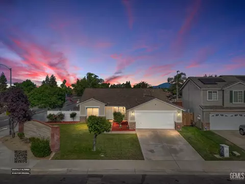 5702 California Spring Dr, Bakersfield, CA 93313
