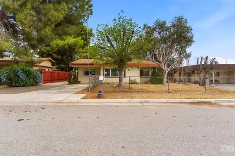 361 Golden Dr, Bakersfield, CA 93306