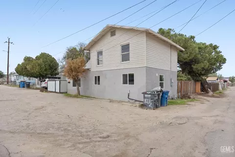 Other - 300 Buchanan St, Taft, CA 93268 photo 2 of 10