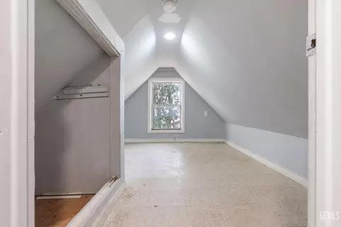 Entry Way - 300 Buchanan St, Taft, CA 93268 photo 5 of 5